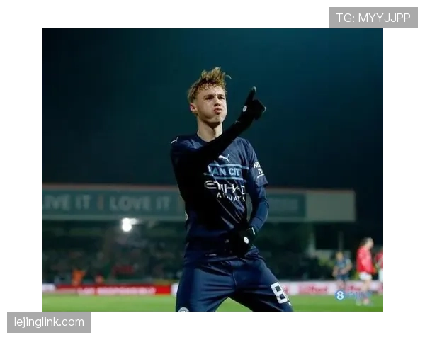 帕尔默赛季数据爆发的背后：战术角色转变与个人能力提升如何相互作用